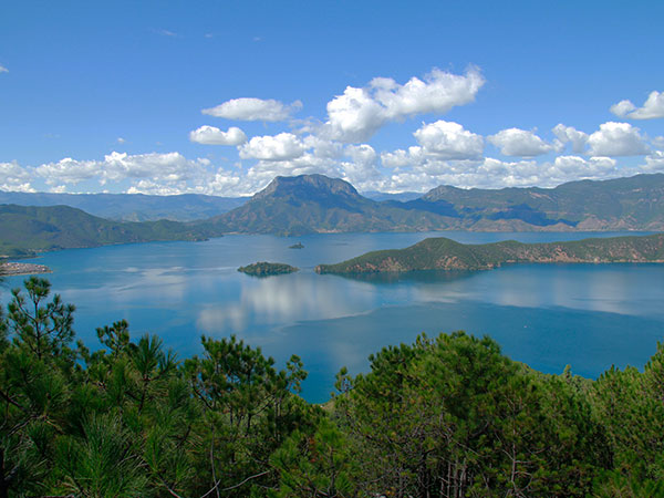 泸沽湖